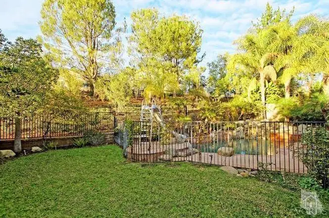 genMid.216000832_17_0